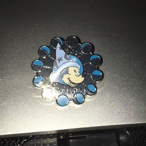 Buy 2 get 1 free 2017 Disney parks Mickey  pin